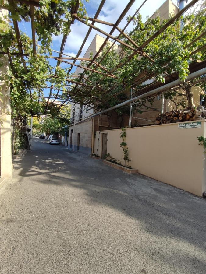 Hotelise I Bells-Of-Ireland Apartment Yerevan Exterior foto